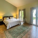 Rent 4 bedroom house of 371 m² in Dubai