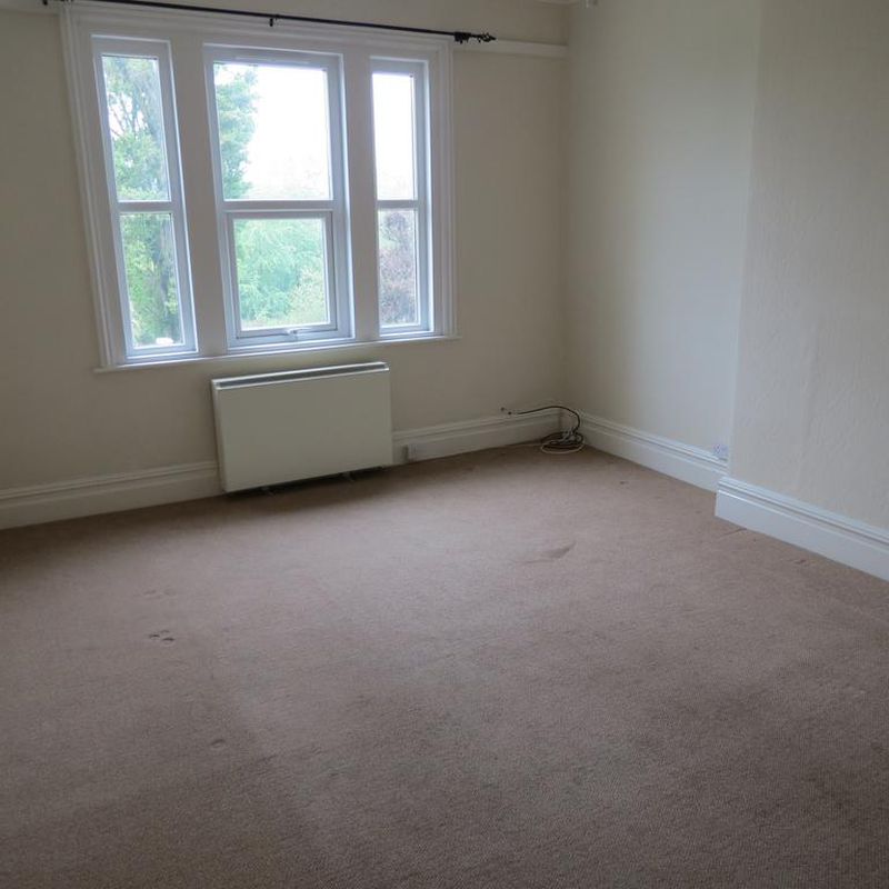 2 bedroom flat to rent Paignton