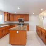 Rent 4 bedroom house of 241 m² in Costa Mesa