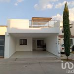 Rent 3 bedroom house of 280 m² in León