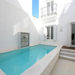 Rent 3 bedroom house of 250 m² in Estepona