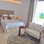 Rent 5 bedroom house of 700 m² in Cádiz
