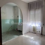 Affitto 5 camera appartamento di 190 m² in Cosenza