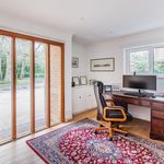 Rent 6 bedroom house in Woking