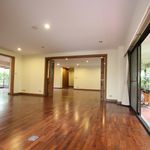 Rent 3 bedroom apartment of 400 m² in Bangkok