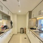 Rent 1 bedroom apartment of 105 m² in Dubai