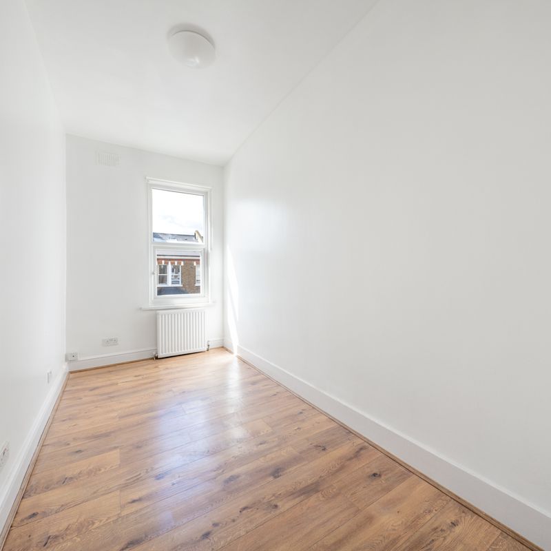 2 bedroom property to let in Fermoy Road, Maida Vale, W9 - £2,250 pcm West Kilburn