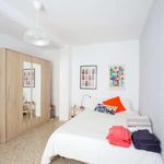 Rent a room of 160 m² in València
