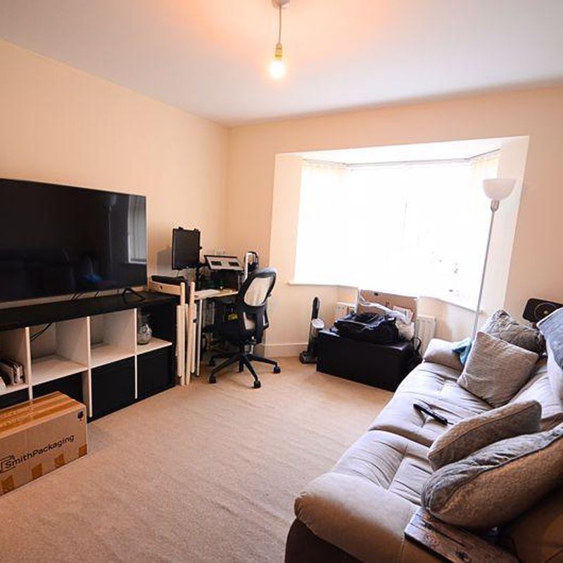 Castle Lane West, Bournemouth BH8 1 bed ground floor flat to rent - £850 pcm (£196 pw) Strouden