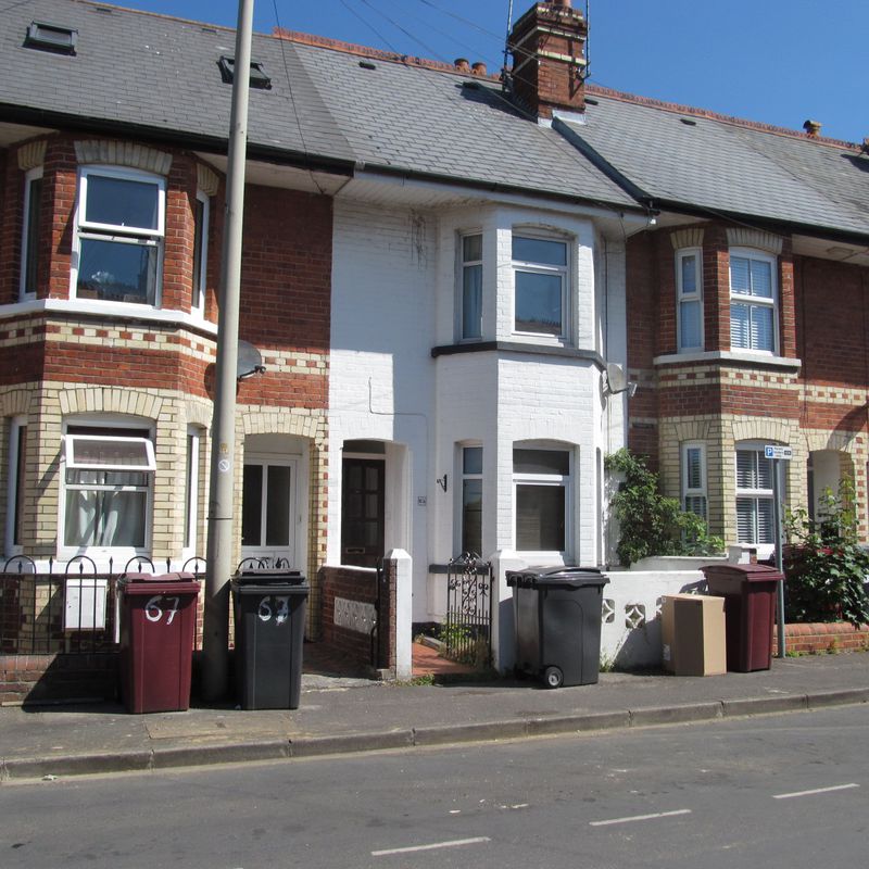 Spacious Upmarket 4 Double Bed House, Lounge, Large Kitchen, Dining Room / Conservatory Reading