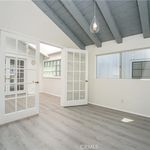 Rent 3 bedroom apartment of 148 m² in Newport Beach