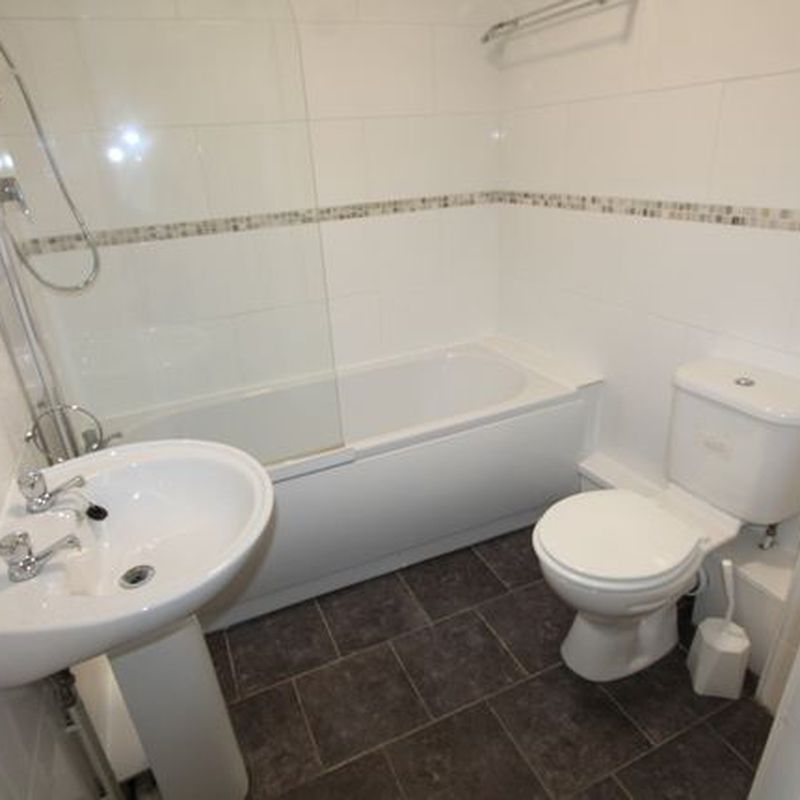 Room to rent in Station House, Old Warwick Road, Leamington Spa, Warwickshire CV31