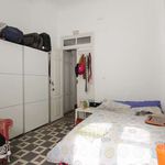 Rent a room of 200 m² in Granada