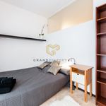 Wynajmij 3 sypialnię apartament z 60 m² w Warszawa