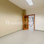 Affitto 4 camera appartamento di 147 m² in Torino