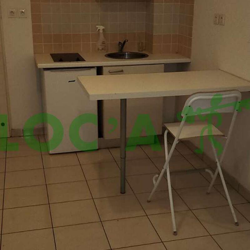 Location appartement 1 pièce 17 m² Dijon (21000)