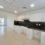 Rent 3 bedroom house of 320 m² in Dubai