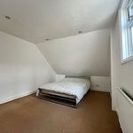 Rent 2 bedroom flat in Esher