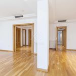Rent 4 bedroom apartment of 170 m² in València