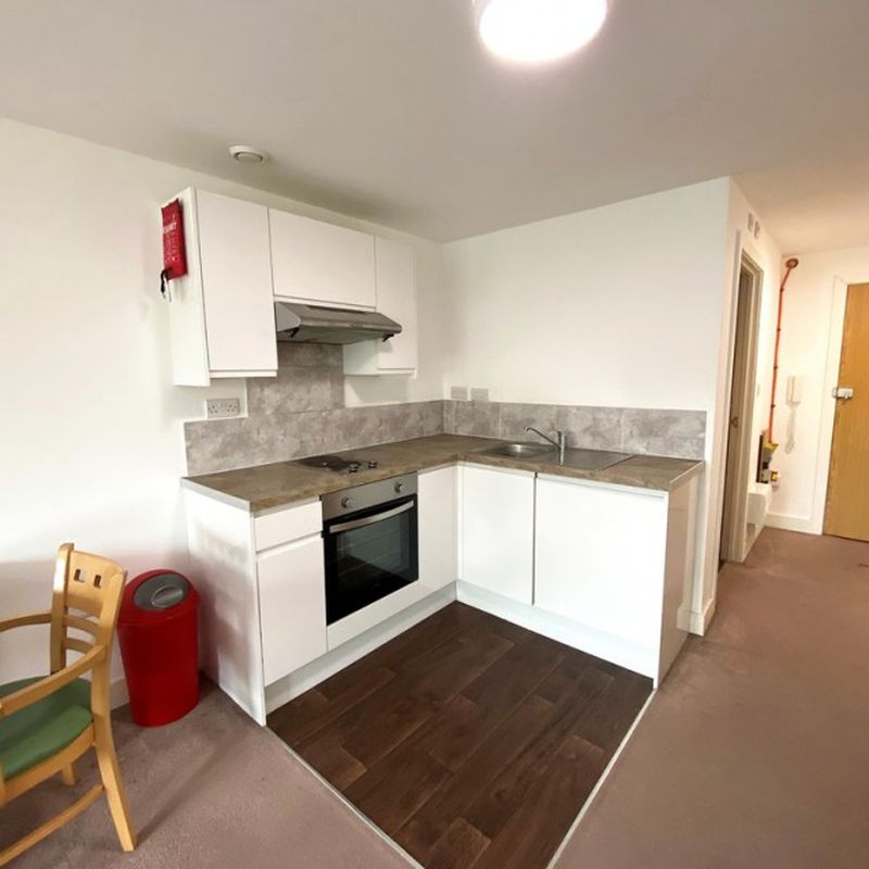 Commercial Road, Portsmouth, 1 bedroom, Flat