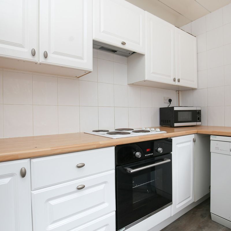 3 Bedroom Apartment to Rent in Windsor Terrace, South Gosforth, NE3 West Jesmond