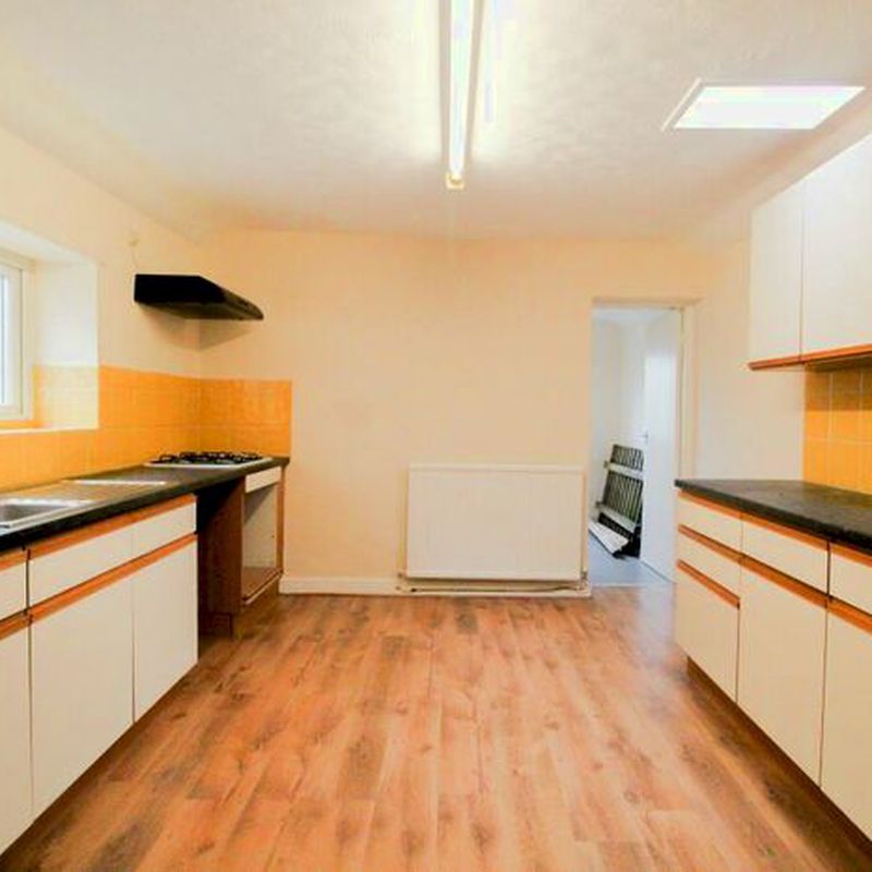 2 Bedroom Flat To Rent In Margaret Street, Mountain Ash, CF45 Abercynon