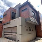 Rent a room of 187 m² in Pretoria