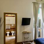 Rent a room of 65 m² in Roma