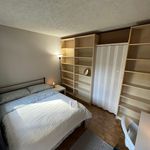 Pleasant double bedroom near Peel metro station (Has a Room)