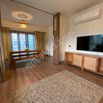 İstanbul konumunda 4 yatak odalı 130 m² ev