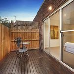 2 bedroom house in Northcote