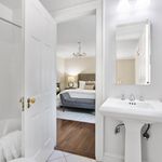 Rent 4 bedroom apartment of 285 m² in Winnetka