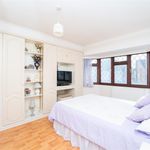 Rent 3 bedroom house in Hounslow