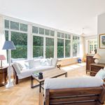 Huur 5 slaapkamer appartement van 329 m² in Brussel