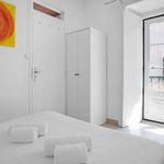 Rent 4 bedroom apartment of 60 m² in Lisboa