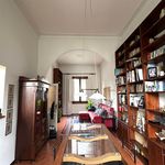 Affitto 8 camera casa di 160 m² in Firenze