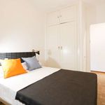 Rent a room of 101 m² in Madrid