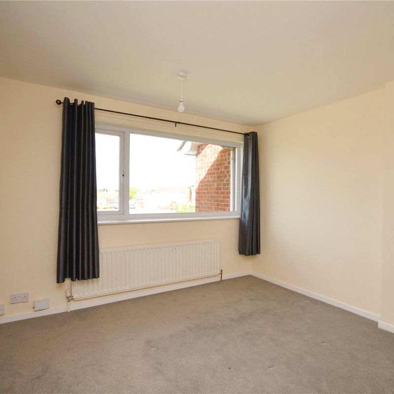 2 bedroom property to let in Tamar Road, Melton Mowbray, Leicestershire, LE13 - £800 pcm