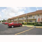 Rent 2 bedroom apartment of 750 m² in Boca Raton