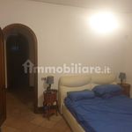 Affitto 5 camera casa di 850 m² in Giugliano in Campania