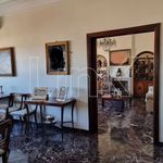 Rent 9 bedroom apartment of 318 m² in Rome