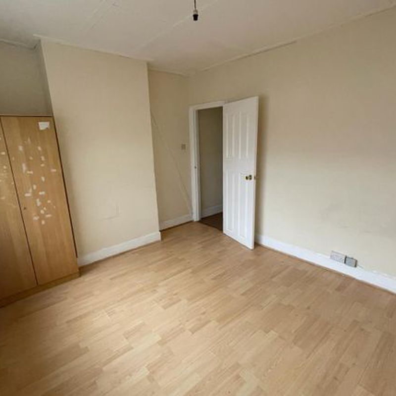 Shared accommodation to rent in Wedderburn Road, Barking IG11