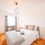 Rent a room of 88 m² in Lisboa