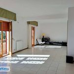 Affitto 6 camera appartamento di 170 m² in Catania