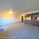 Rent 1 bedroom apartment of 648 m² in Vernon