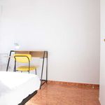 Rent a room of 93 m² in Madrid