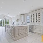 Rent 7 bedroom house in Chigwell