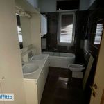 Affitto 5 camera appartamento di 130 m² in Genova