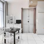Rent 1 bedroom apartment of 20 m² in Paris 7e Arrondissement