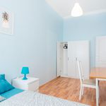 Rent 7 bedroom apartment in Praha
